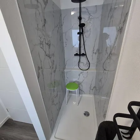 Apartment Doppelhaushaelfte Thora Niesgrau